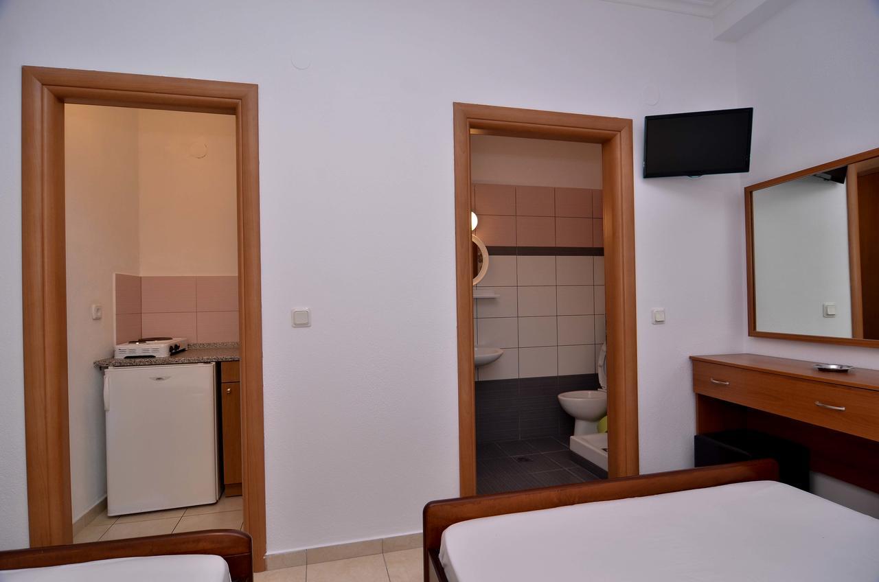 Giannis Hotel Paralía Exterior foto