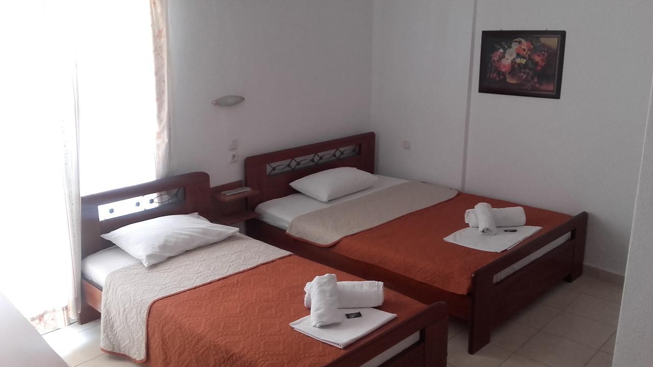 Giannis Hotel Paralía Exterior foto