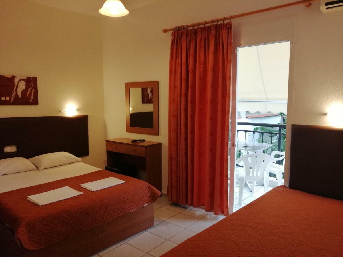 Giannis Hotel Paralía Exterior foto